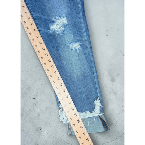 Judy Blue Straight Fit Distressed Released Hem Jeans Blue Womens Size 11/30 Used - Picture 7 of 12